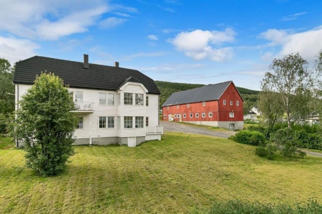 Privat Leilighet Pa Gard Med Badstue Og Nordlys Narvik Kültér fotó