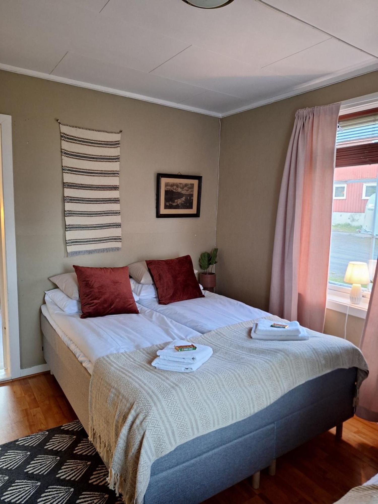 Privat Leilighet Pa Gard Med Badstue Og Nordlys Narvik Kültér fotó